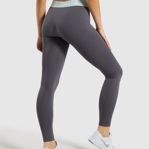 🚨NWT🚨 GREY GYMSHARK FIT LEGGINGS - Picture 3 of 8